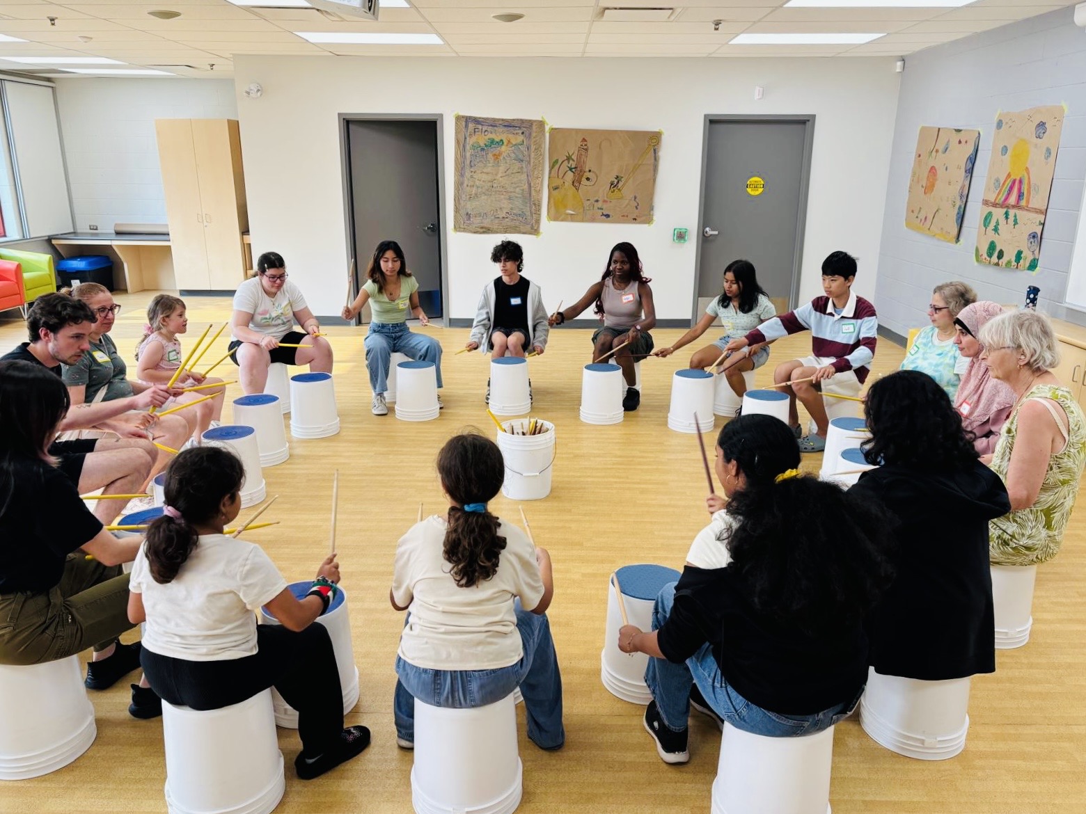 The full drumming circle in action.